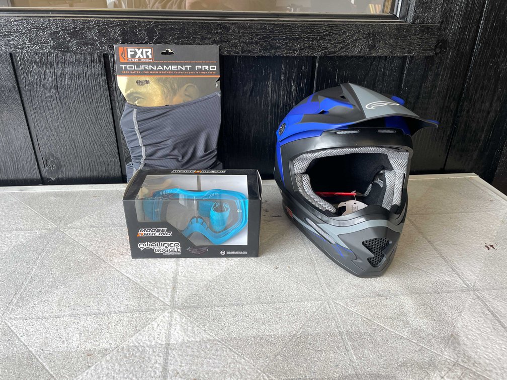 Fulmer Helmet & Neck Gaiter & Goggles