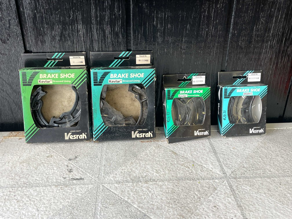 (4) Brake Shoes