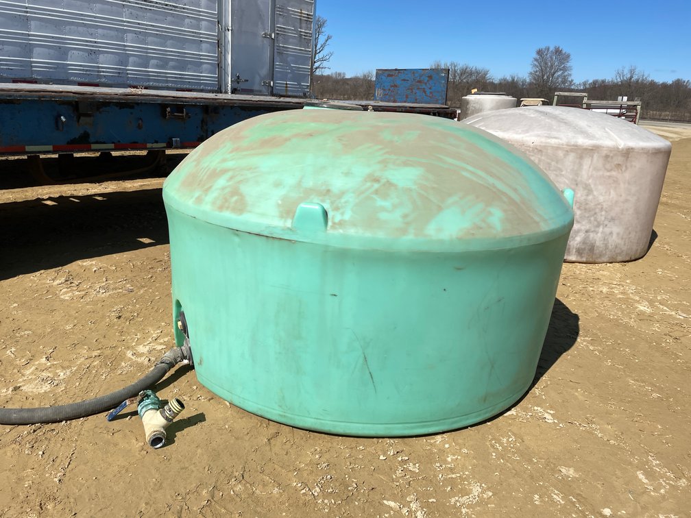 1,100-Gallon Water Tank
