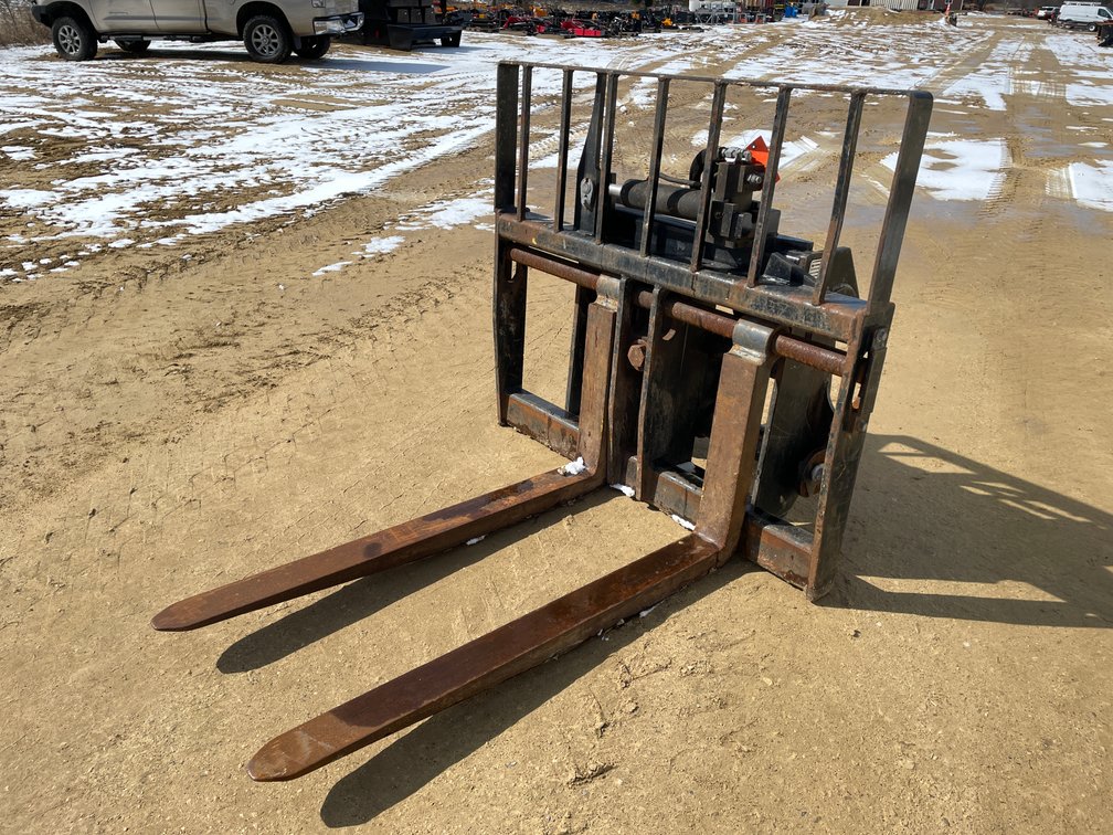 JLG G5 Telehandler Mast and Forks