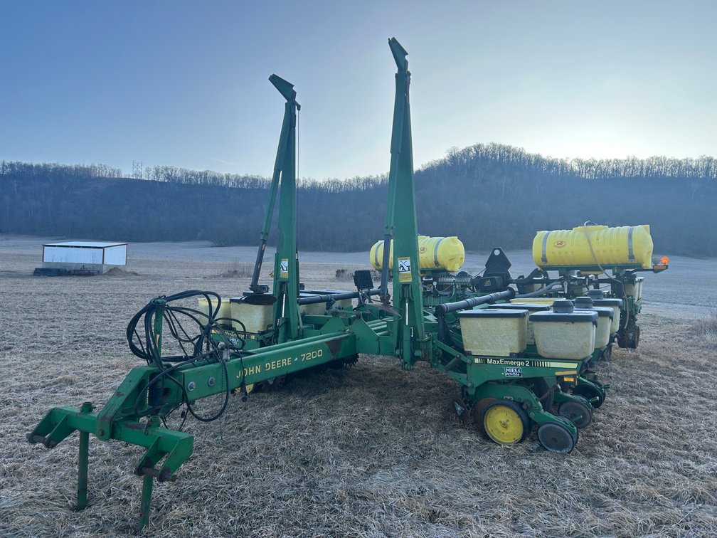 John Deere (12) Row No Till Planter (Alma, WI)