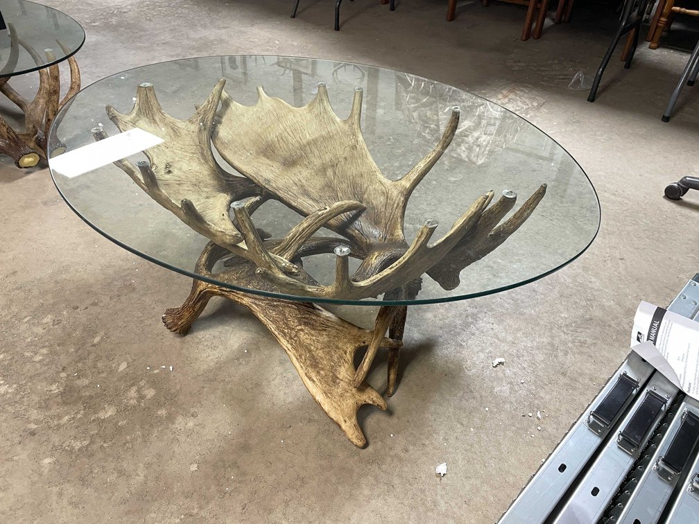 Moose Horn Paddle Table