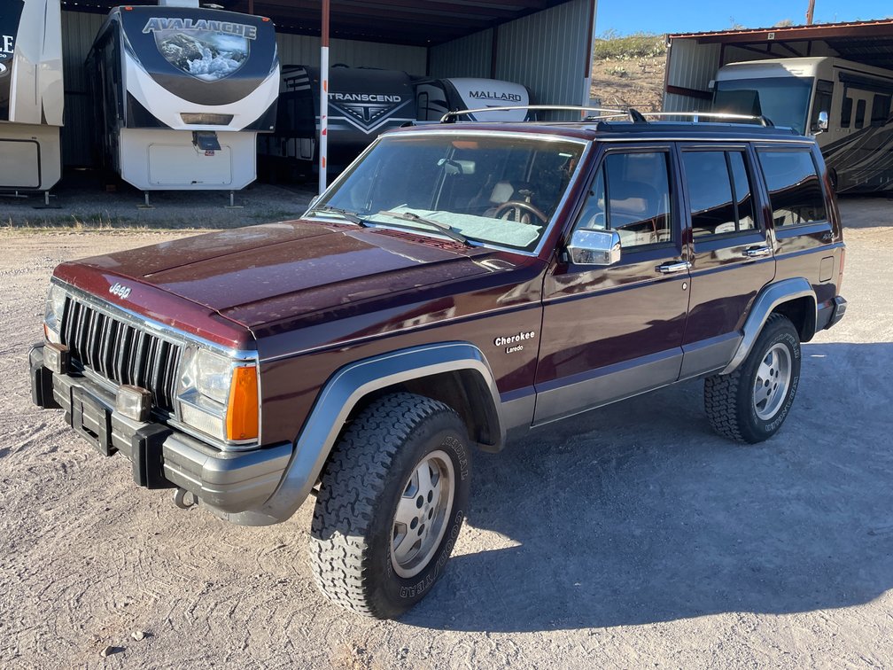1992 Jeep Cherokee 4WD, (Title in Delay)