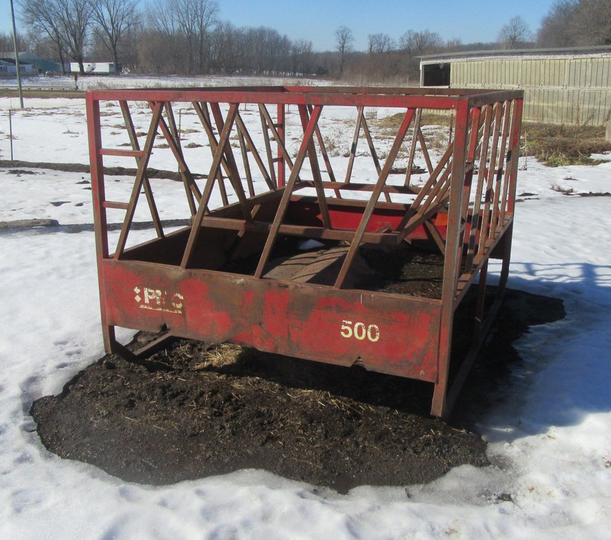 PMC 500 Round Bale Feeder
