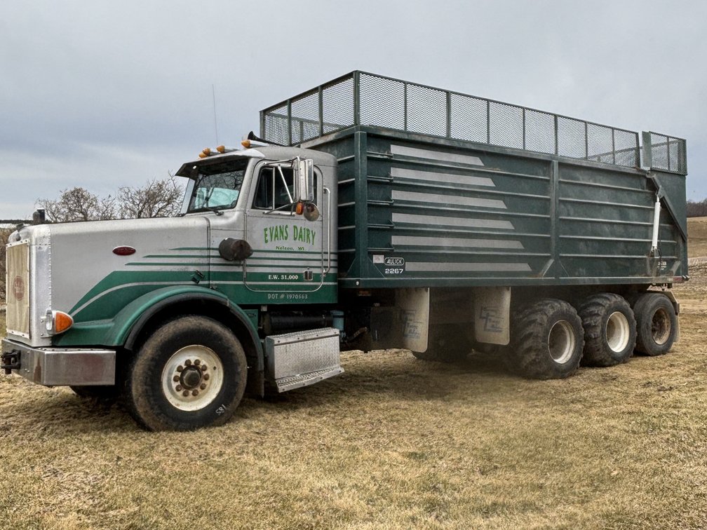 1990 Peterbilt Silage Truck (Nelson, WI) (Has WI Title)