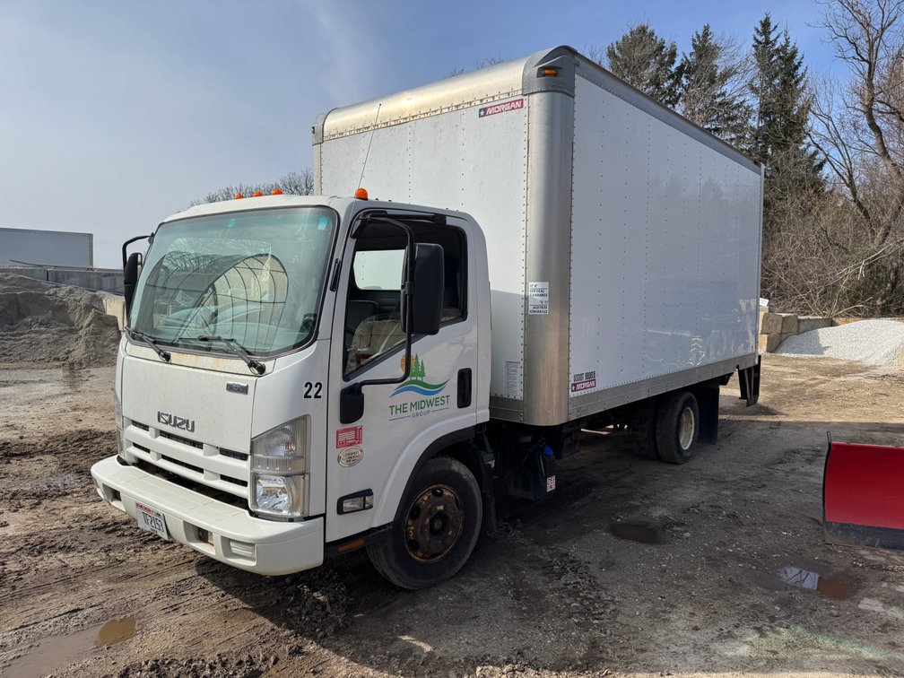 2014 Isuzu Cabover Box Truck (Has WI Title)
