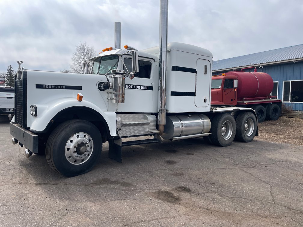 1961 Kenworth Truck Tractor (Has ND Title) (Mora, MN)