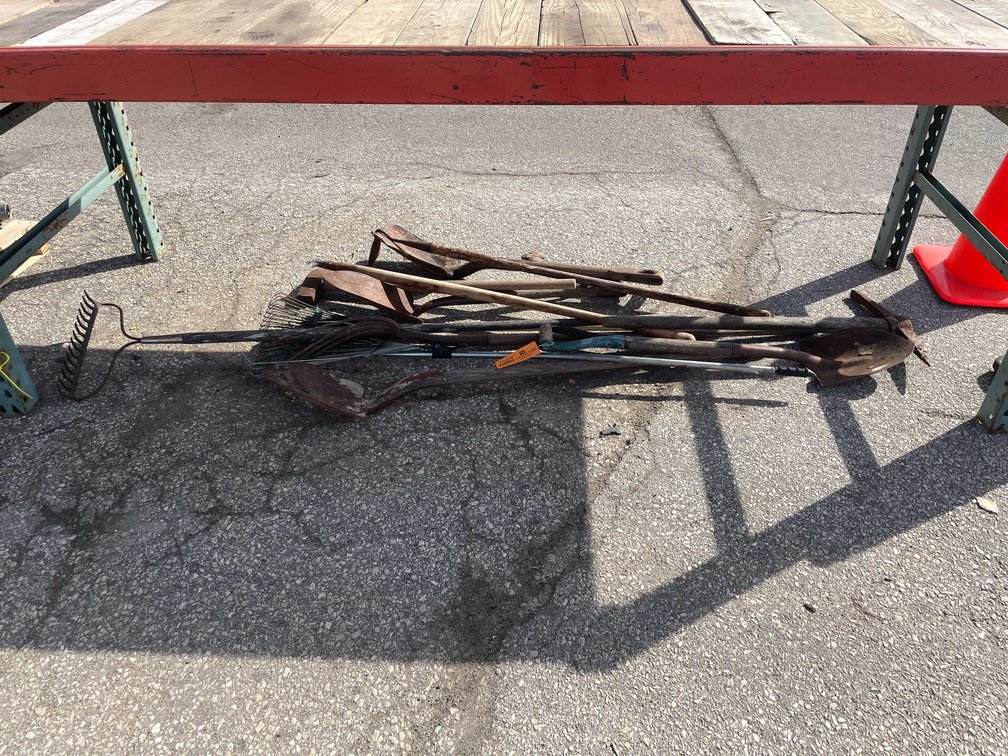 (11) Handled Yard Tools (O4)