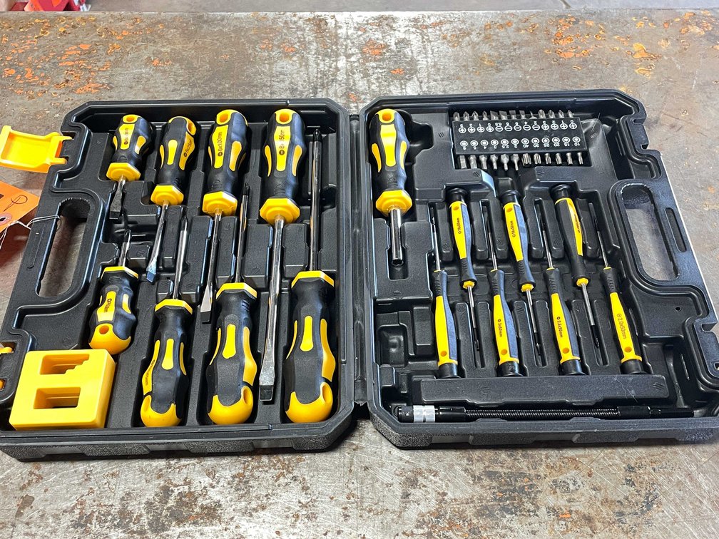 New 43 Pieces Screwdriver Set (CW)
