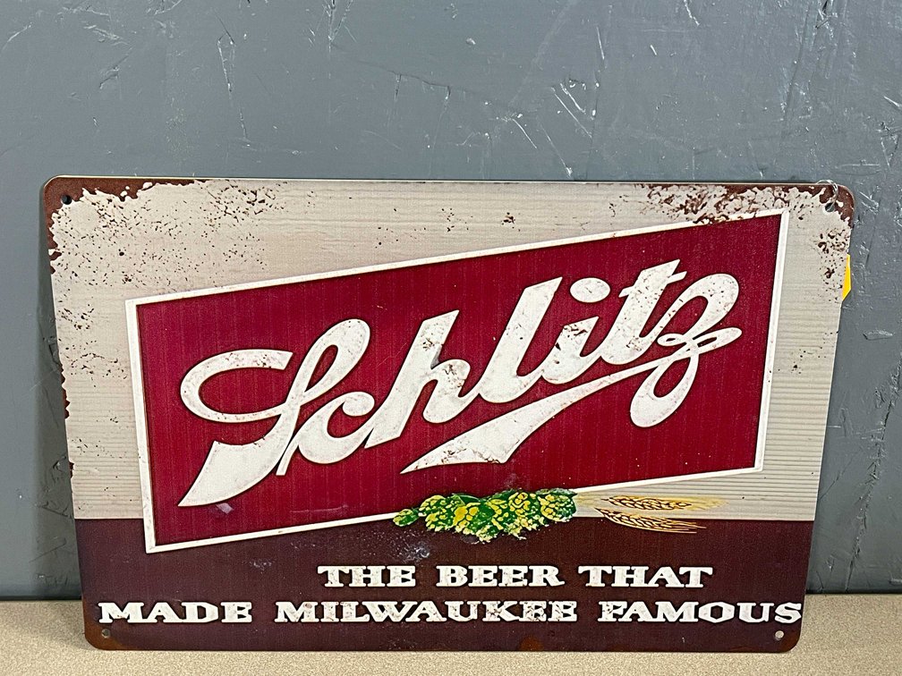 Collectible Metal Schlitz Beer Sign (T2)