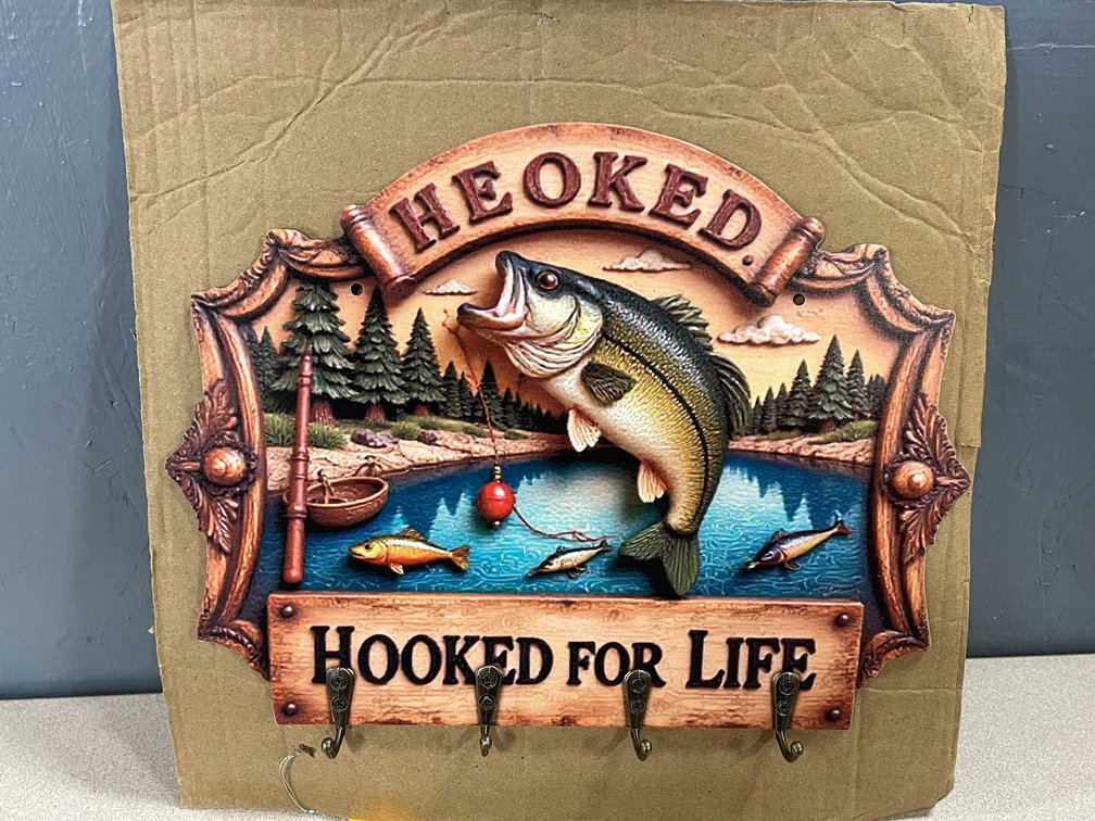 Wooden Fishing Sign To Hang Keys (T2)
