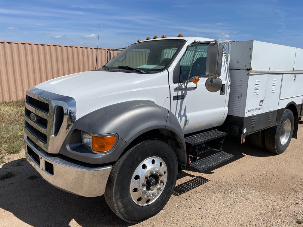 2006 Ford F750 Service Truck (Has AZ Title)