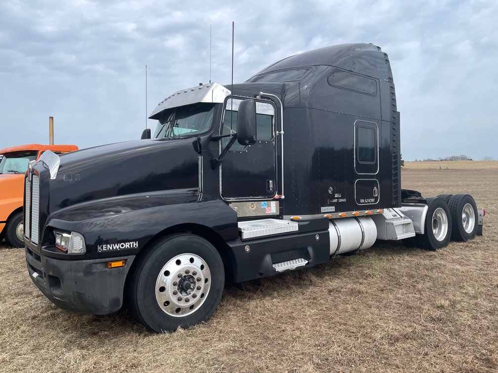 2006 Kenworth Sleeper Cab Semi Tractor (Has WI Title)