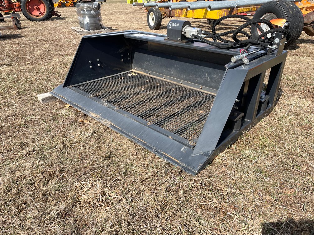 2023 Wolverine Vibratory Screening Bucket