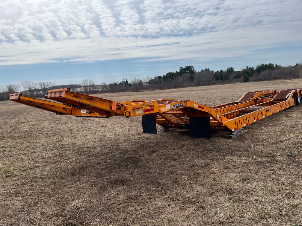 2005 Delavan Semi Truck Auto Hauler Trailer (Has WI Title)