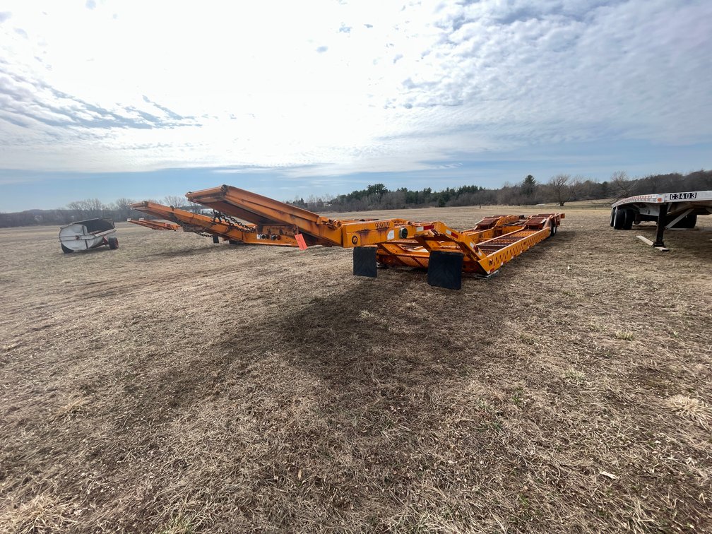 2005 Delavan Semi Truck Auto Hauler Trailer (Has WI Title)