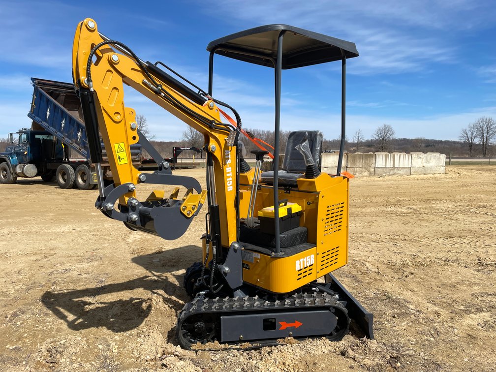 New Land Hero RT15R Mini Excavator