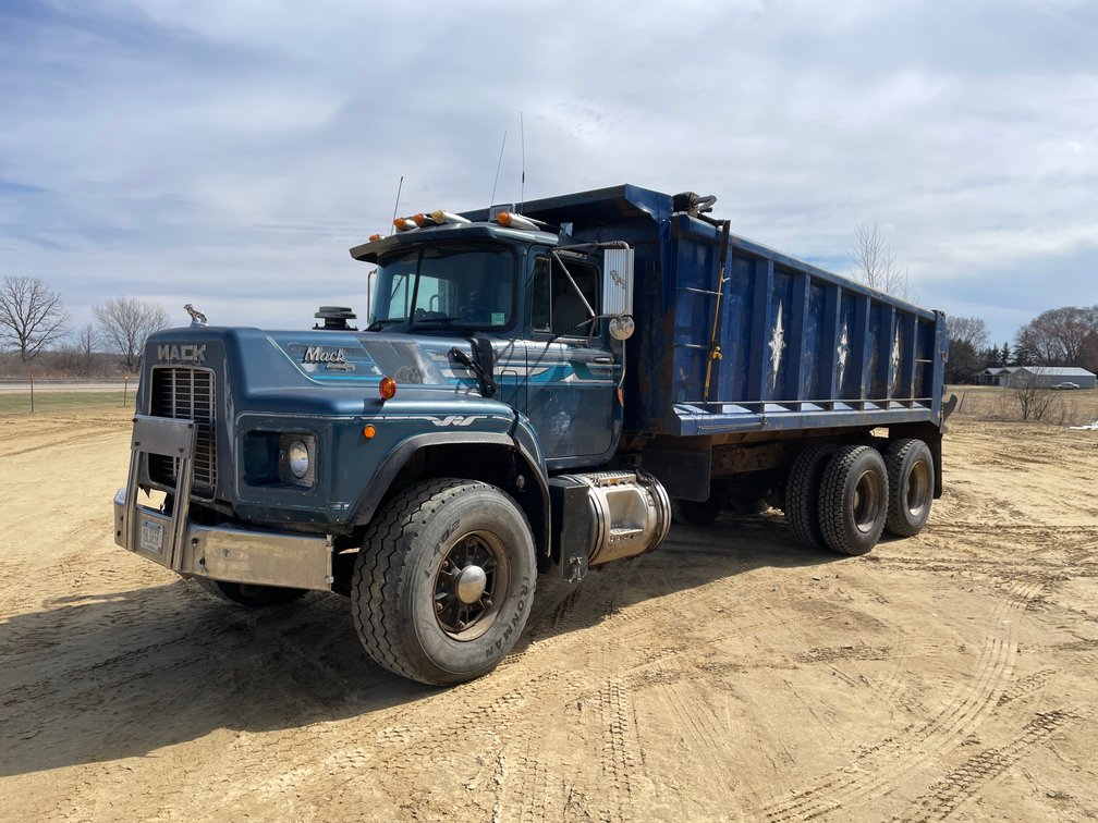 1991 Mack RB688S Dump Truck (Has MN Title)