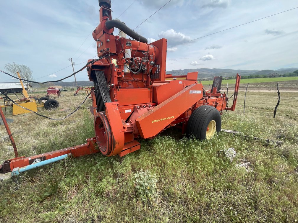 505 New Holland Baler