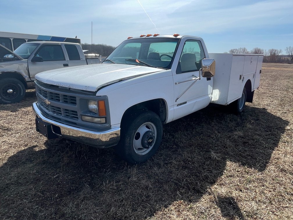 1999 Chevy 3500 Dually Silverado 2 x 4 Service Body Truck (Has WI Title)