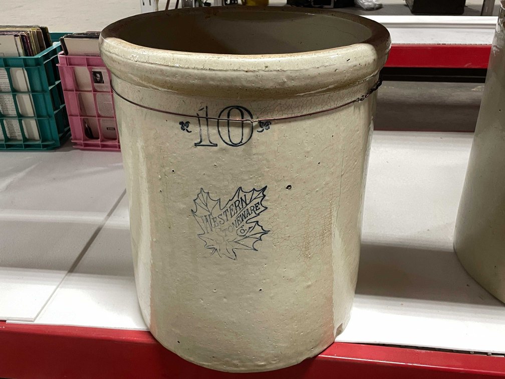 Western Stoneware Crock (T4)