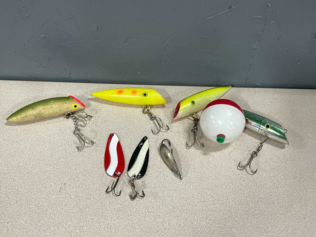 Vintage Fishing Lures (T4)