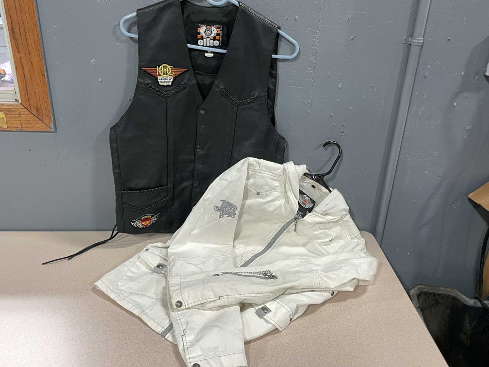 Women's Leather Vest & Harley Davidson Jacket (T4)