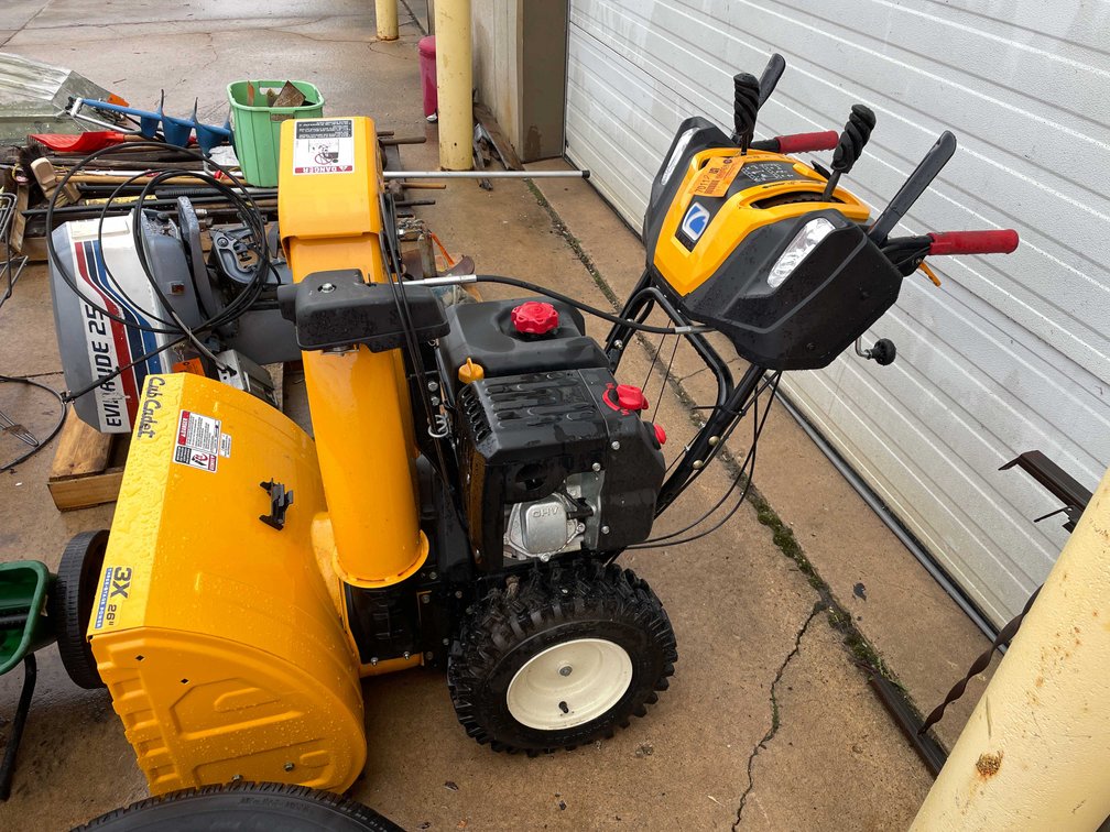 Cub Cadet 26" Snowblower (O3)