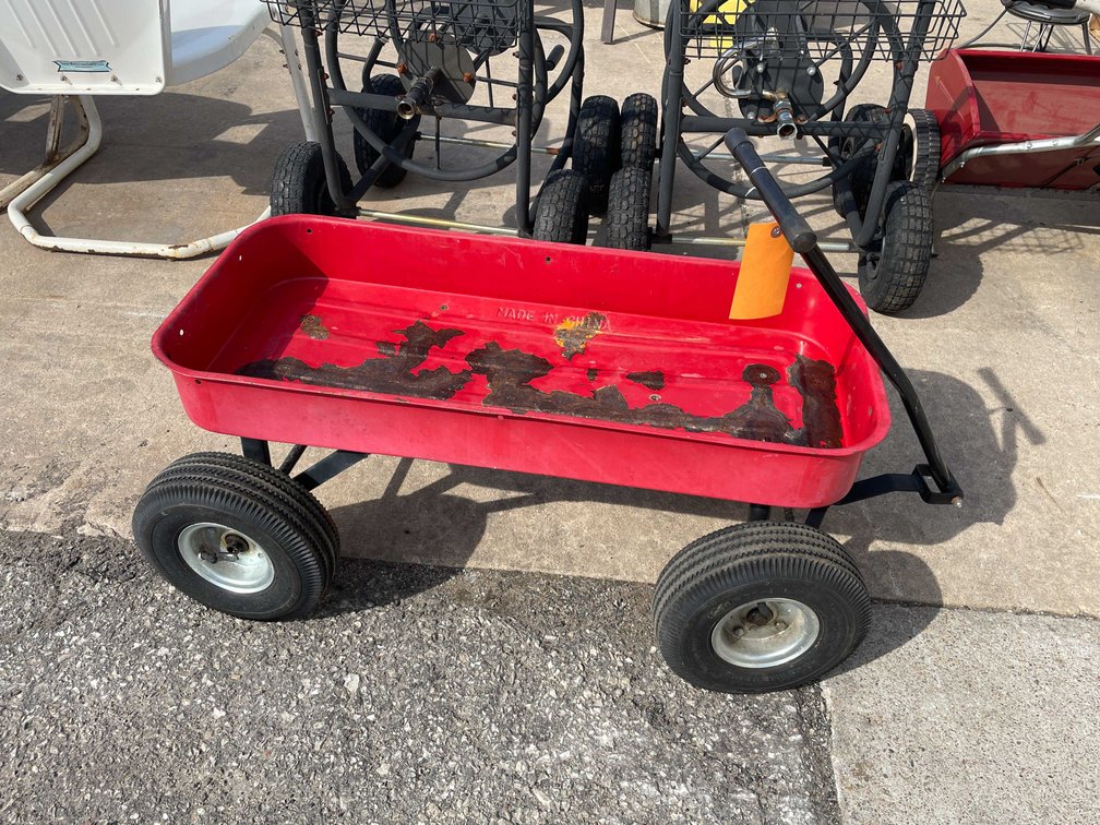 Big Tire Red Wagon (O3)