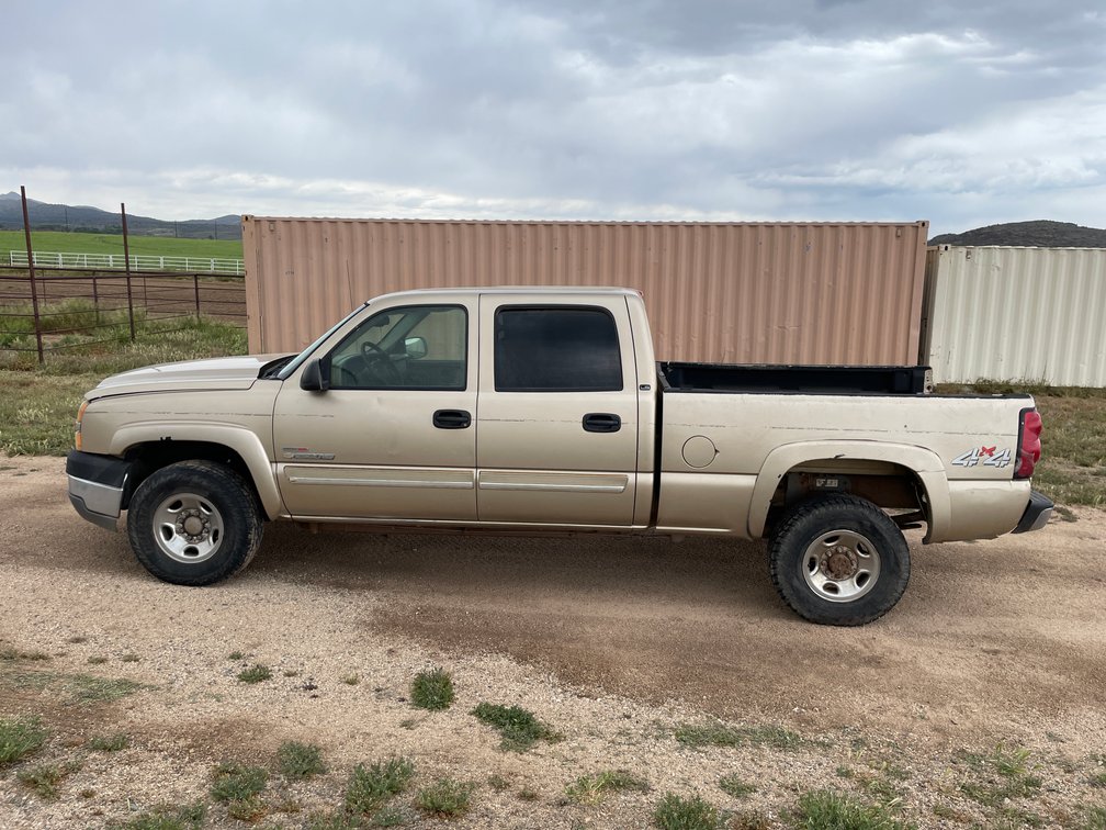 2005 Chevy Crew Cab Truck (Has AZ Title)