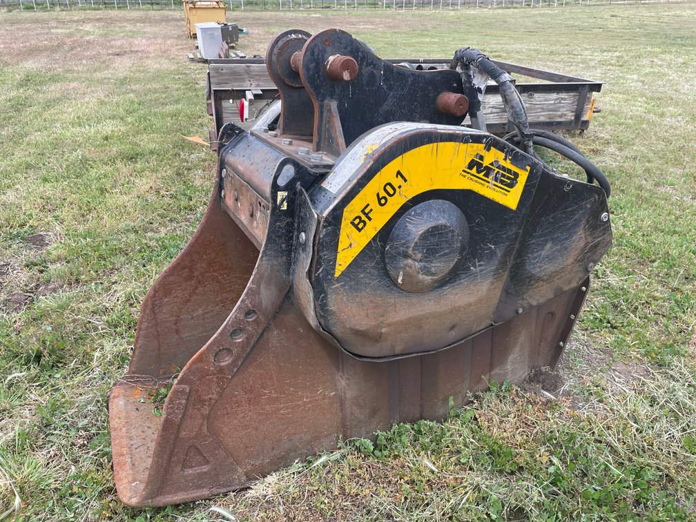 2016 MB Crusher Bucket