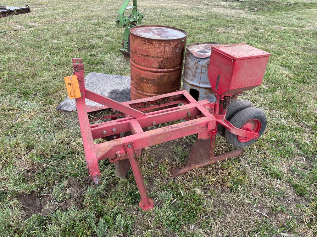 Elston 3 Point Gopher Poisoner