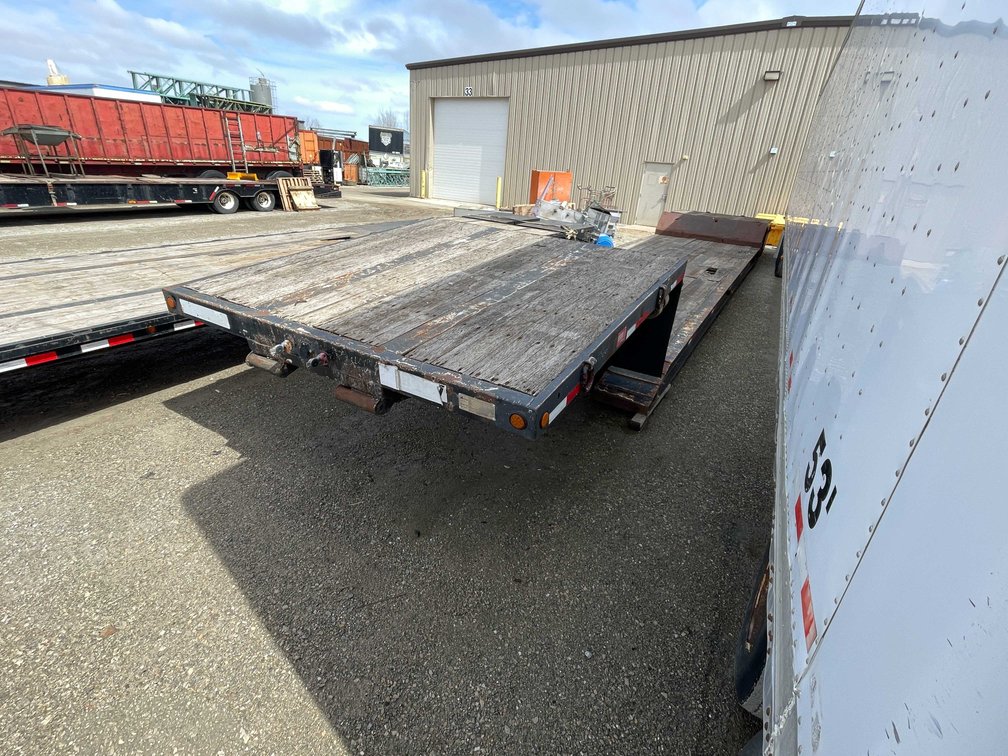1997 X L Specialized RGN Trailer (Has WI Title) (Freedom, WI)