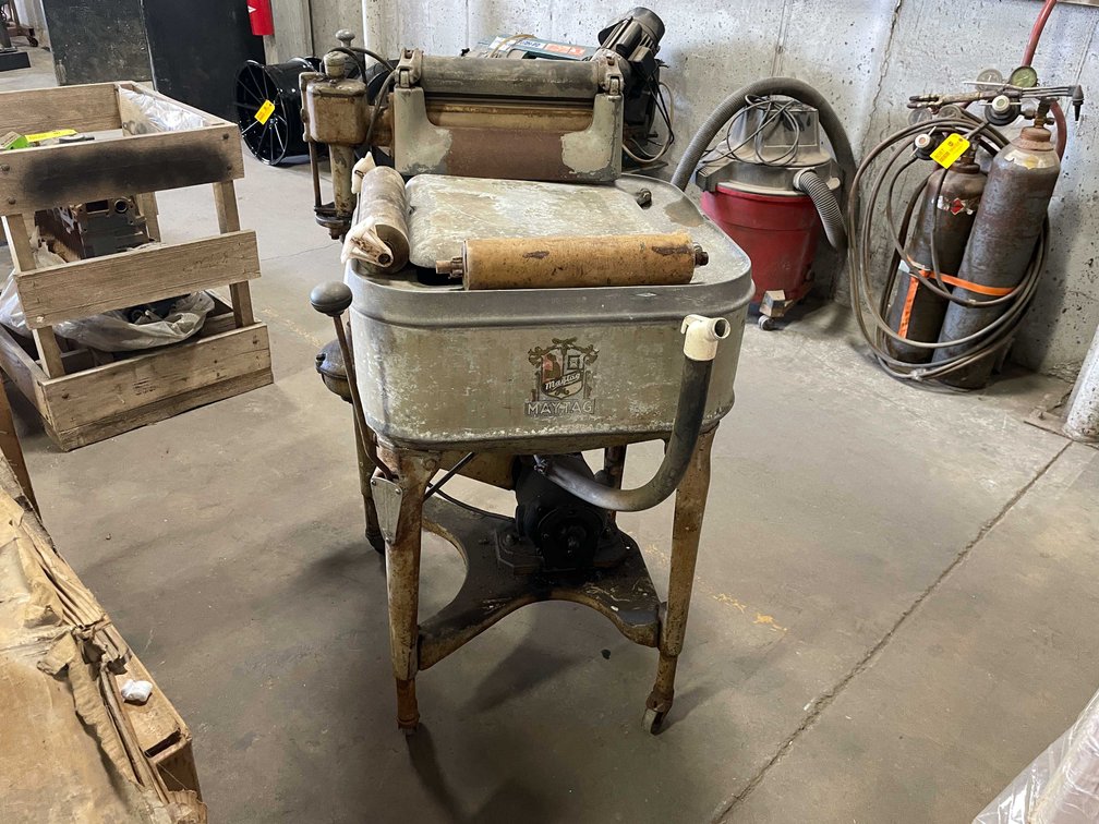 Vintage Maytag Washer (F)