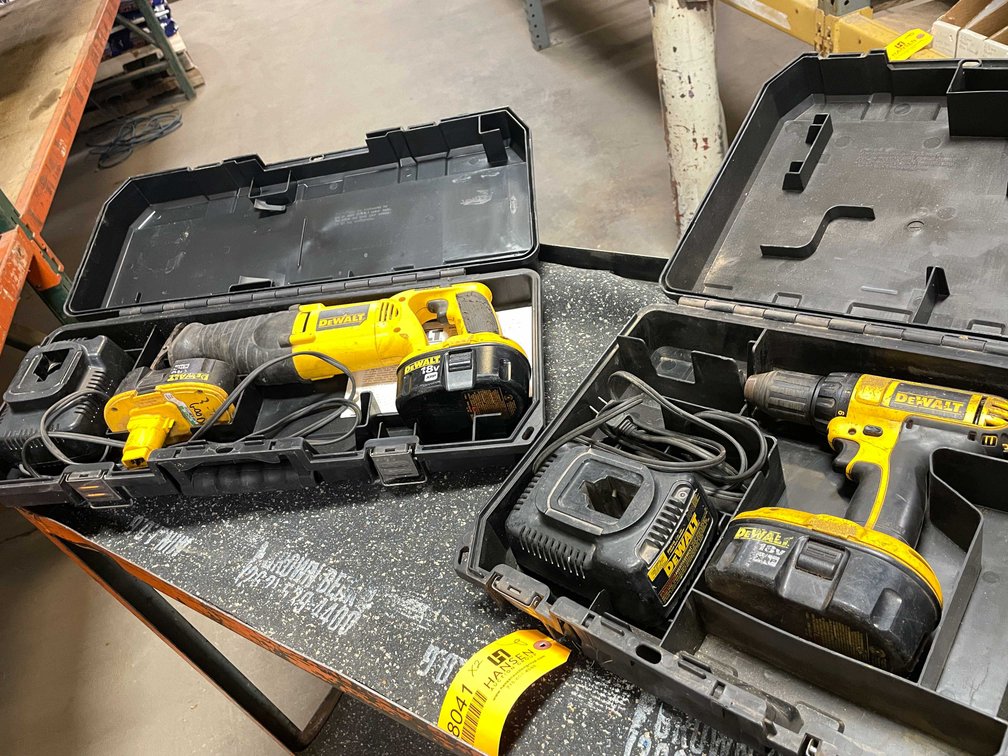 (2) DeWalt 18 Volt Tools