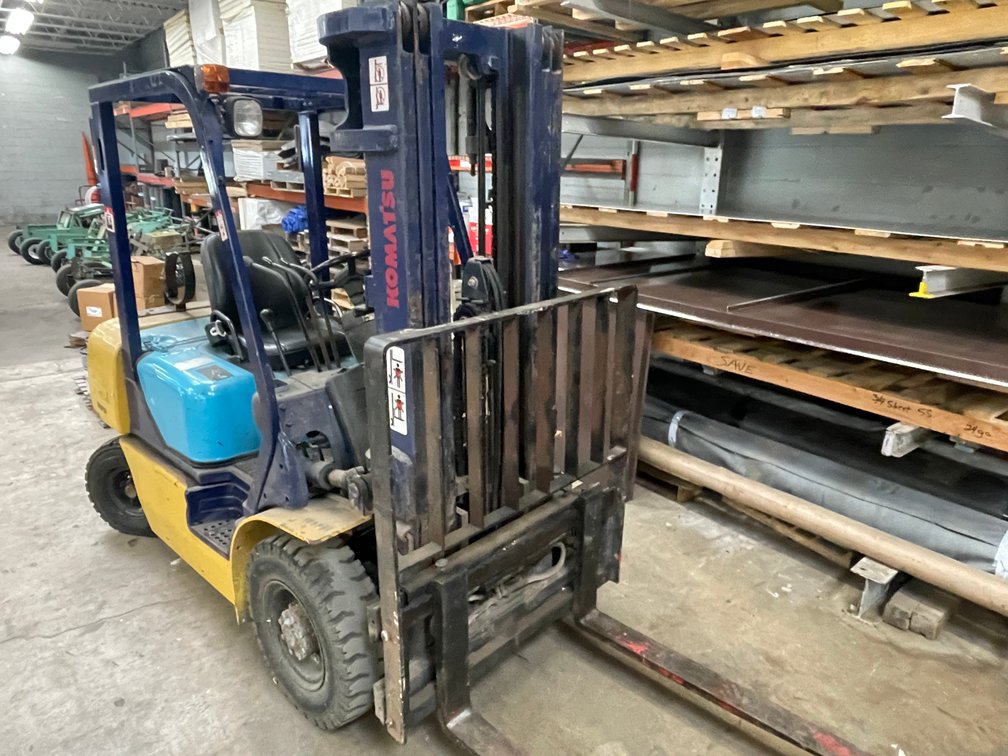Komatsu FG25C-12 Forklift (Columbia Heights, MN)