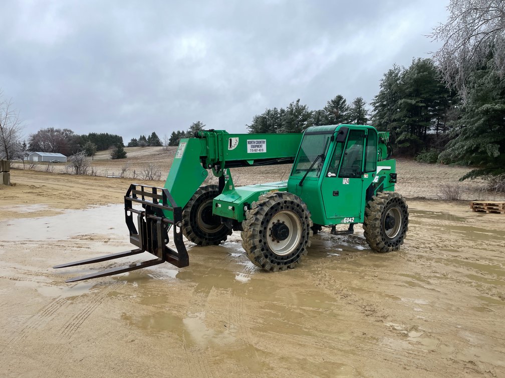 (T-24) 2014 Skytrak 6042 6,000 Lbs. Telehandler