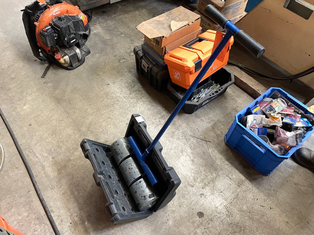 Linoleum Roller (Columbia Heights, MN)