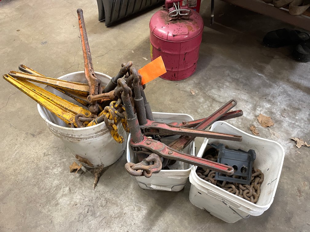 Chains and Binders  (Columbia Heights, MN)