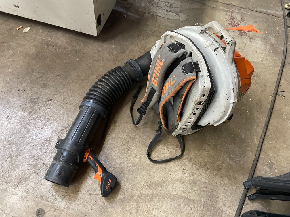 STIHL Backpack Leaf Blower (Columbia Heights, MN)