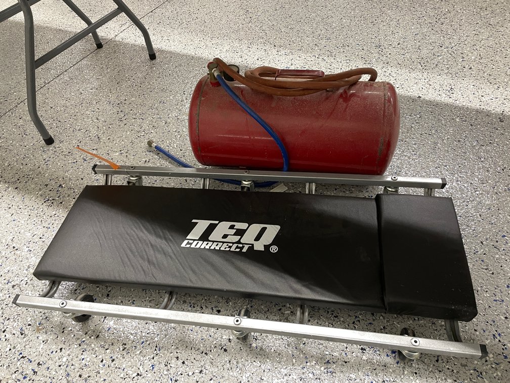 Portable Air Tank and Teq Correct Creeper