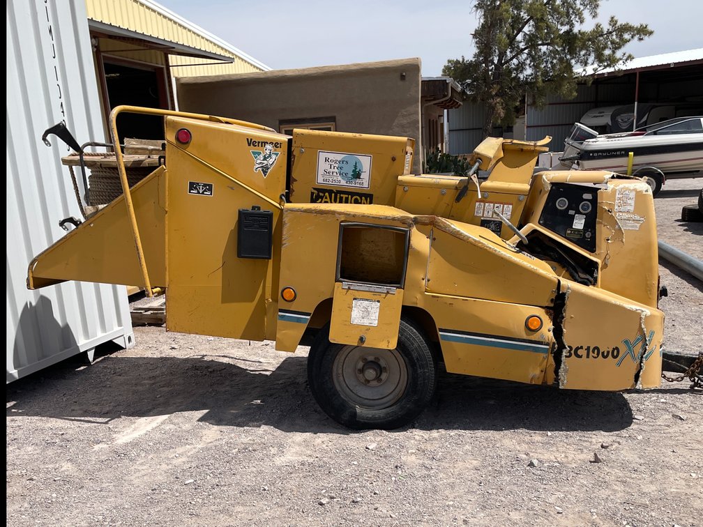 Vermeer Woodchipper, Electrical Pedestals