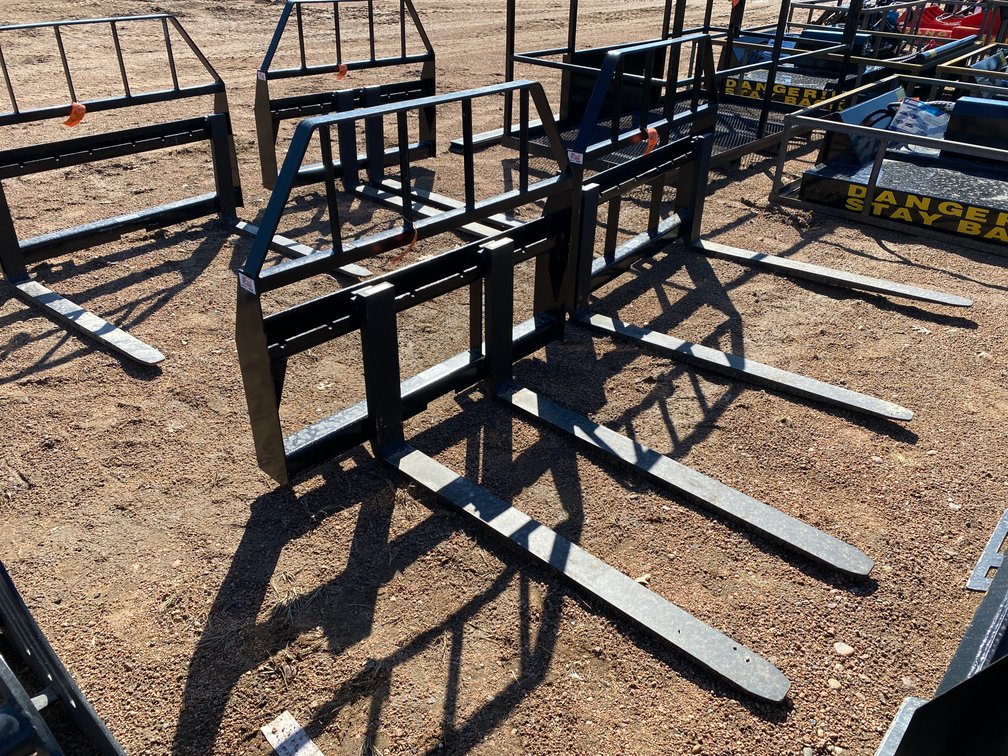 Kivel 3,500 lbs. Pallet Fork Attachment