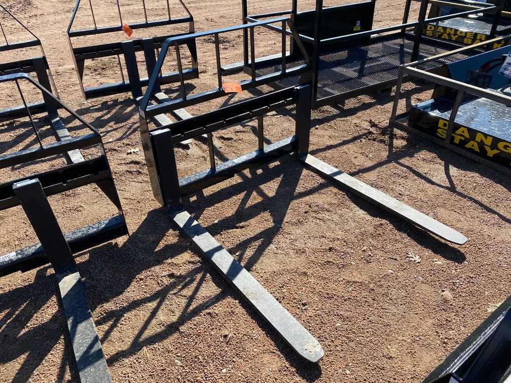 Kivel 3,500 lbs. Pallet Fork Attachment