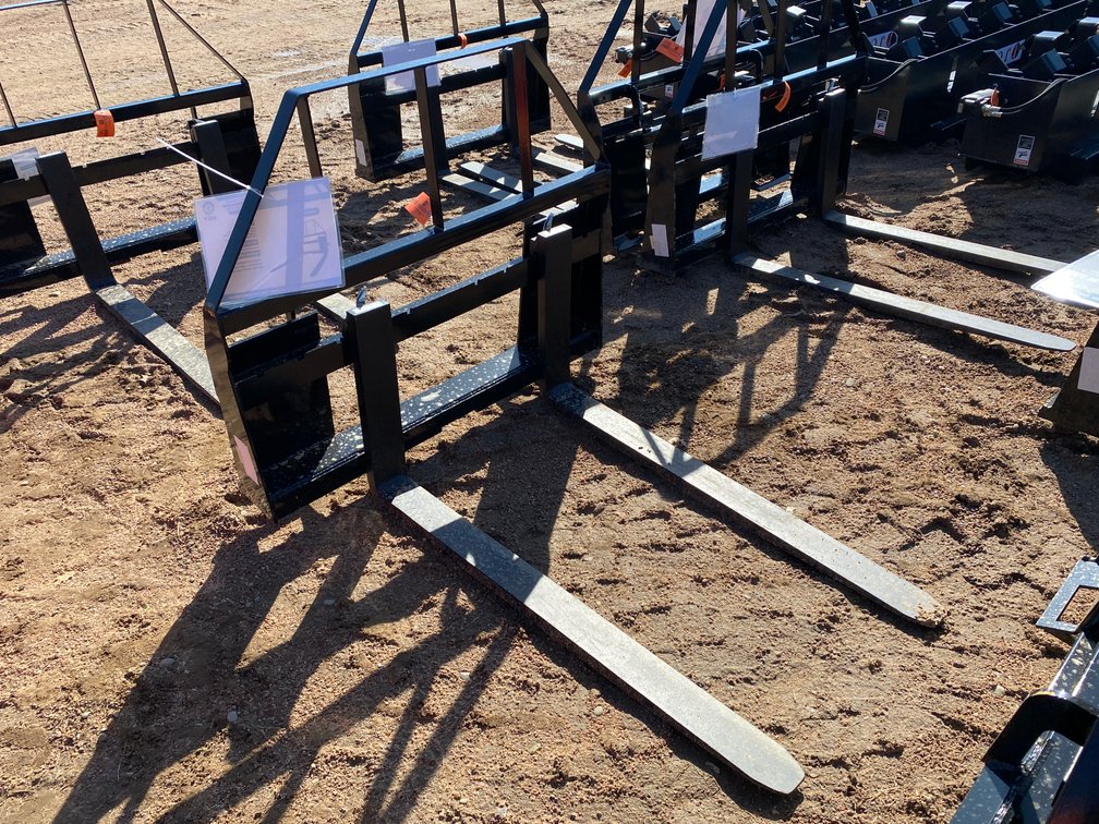 Mower King 4,000 lbs Capacity Pallet Fork Attachment