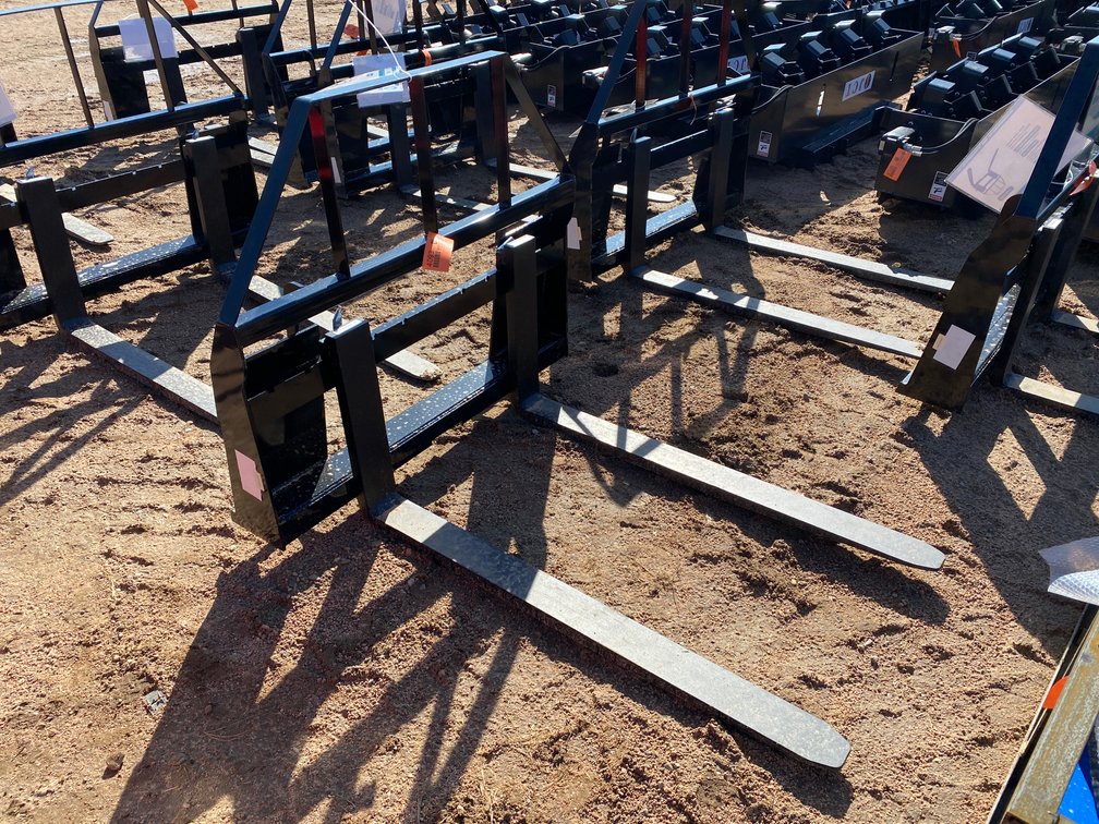 Mower King 4,000 lbs Capacity Pallet Fork Attachment