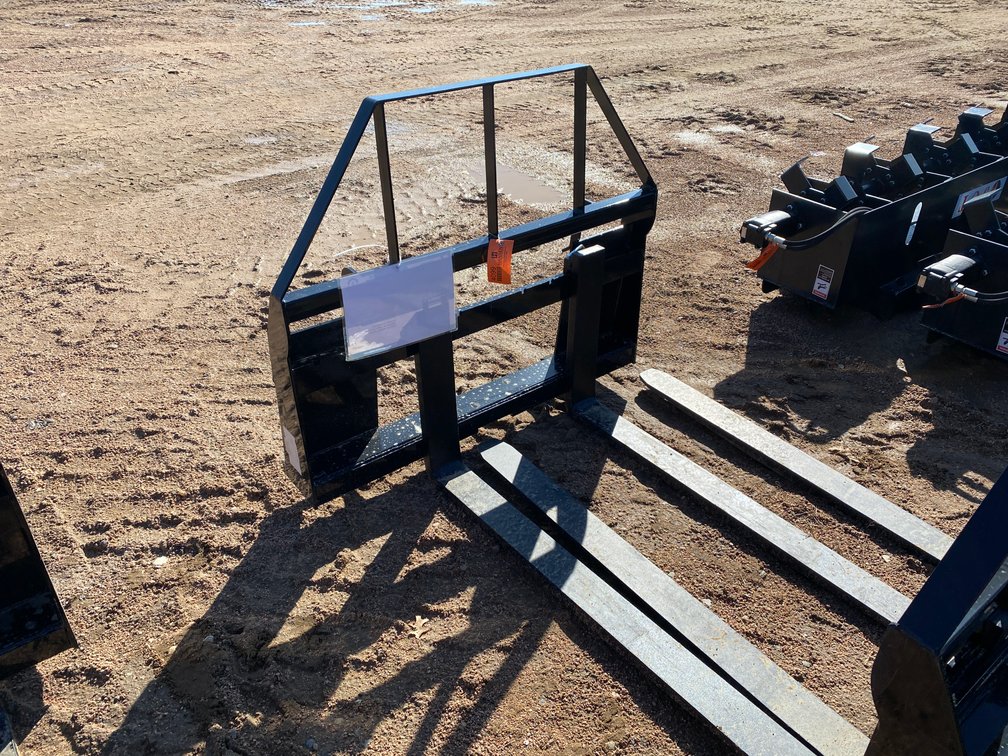 Mower King 4,000 lbs Capacity Pallet Fork Attachment