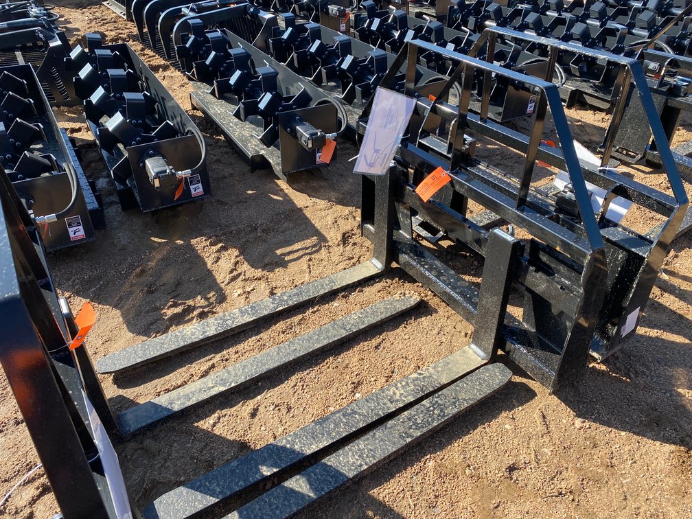 Mower King 4,000 lbs Capacity Pallet Fork Attachment