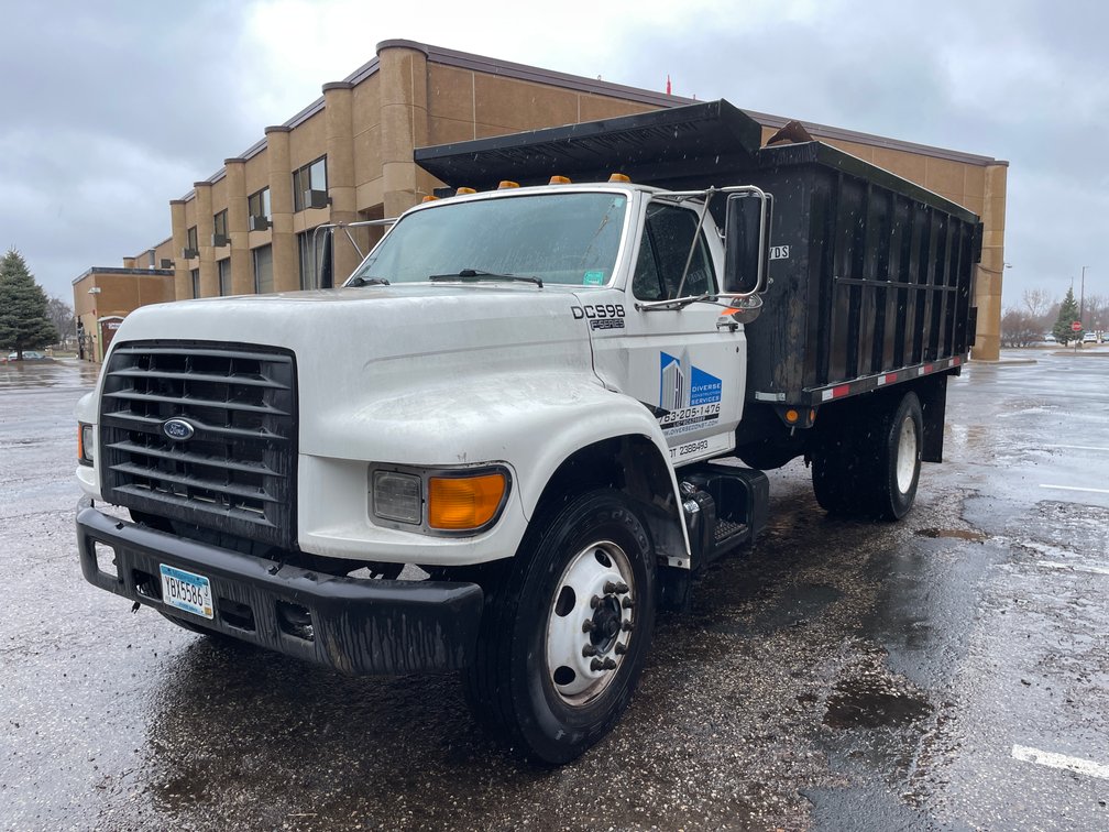1998 Ford F- Series Dump Truck (Has MN Title) (Columbia Heights, MN)