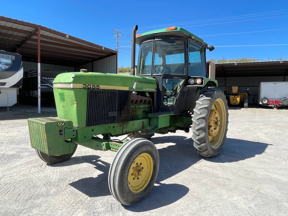 John Deere Tractor 3055